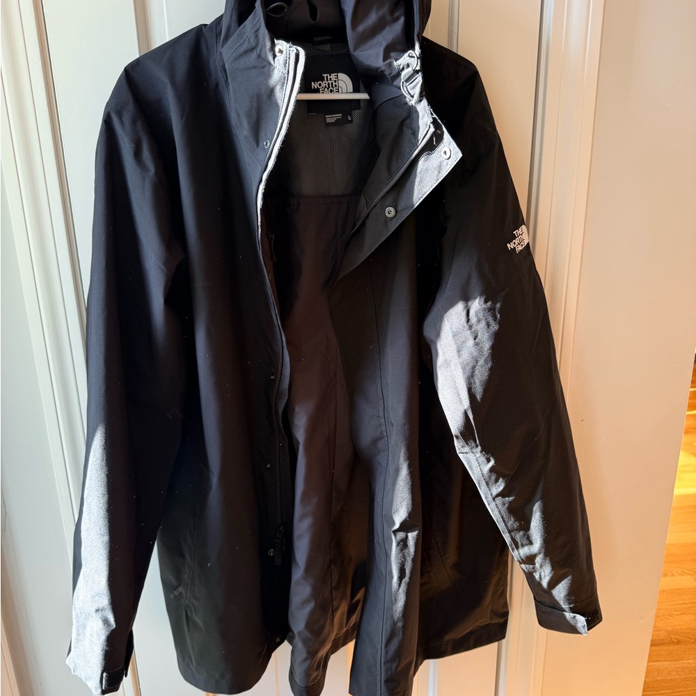 The North Face Men’s Rain Jacket Black Longer Length Hooded NWOT XL